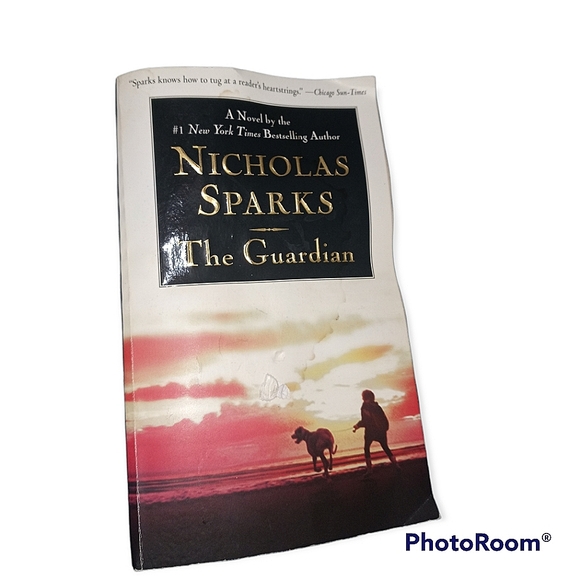 🦇FREE! Nicholas Sparks The Guardian 494page paperback book - Picture 1 of 4